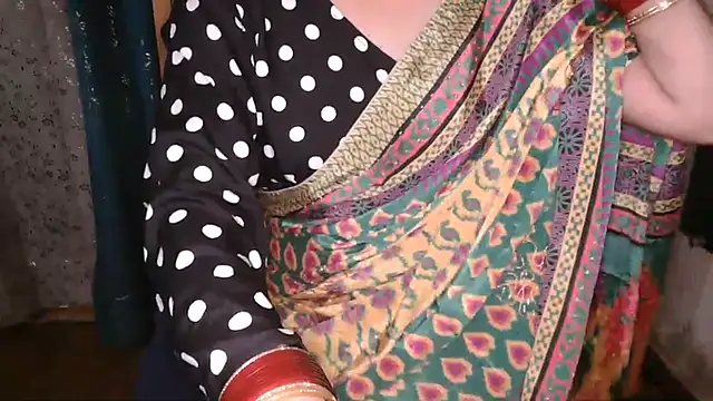 Real_Naira 网络视讯表演