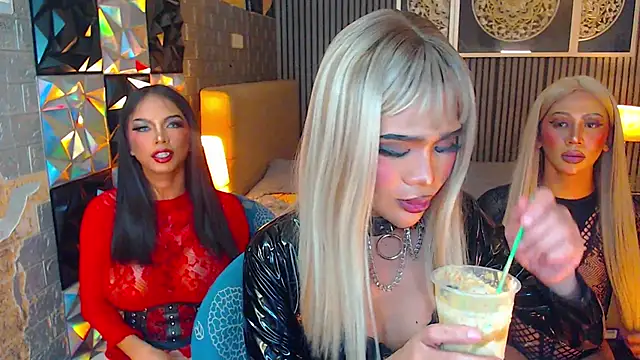 AudreyMilesTrans Adlı Modelin Web Kamerası Şovu