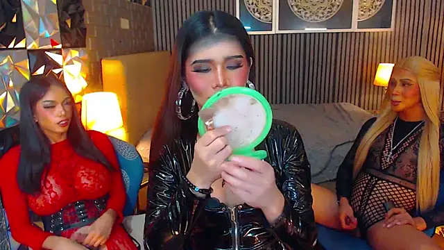 AudreyMilesTrans Adlı Modelin Web Kamerası Şovu