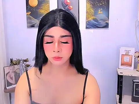 Pertunjukan Kamera Web Bini_Red