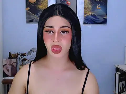 Bini_Red – Kamerová šou