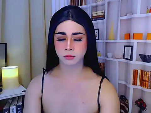 Show modela Bini_Red na web-kameri