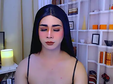 Show modela Bini_Red na web-kameri