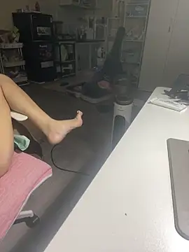 Mina048 在線直播表演