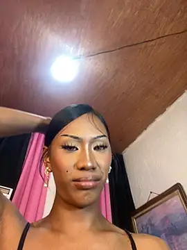 Tarah_victoria_collins Show in webcam