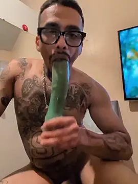 Show modela Cnutt310 na web-kameri