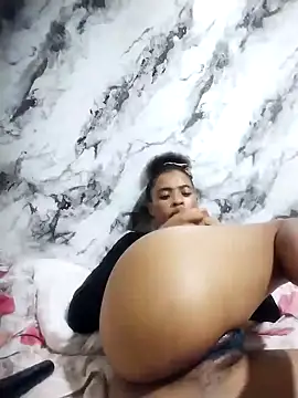 Reddewww's Live XXX Chat