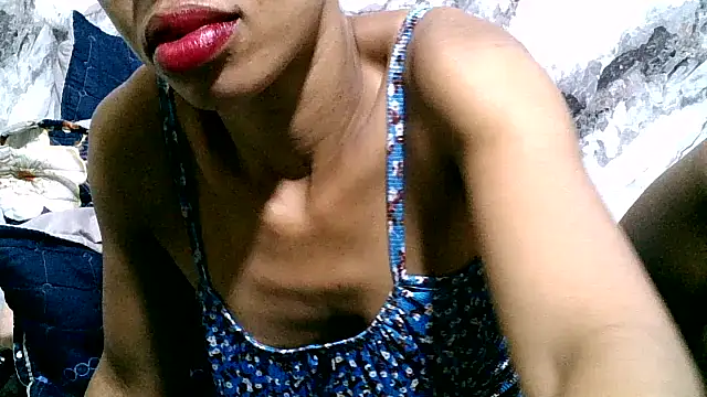 Reddewww's Live XXX Chat
