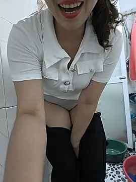 Ariana-Vy 在線直播表演