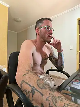 Show de CoyoteDuMato na webcam