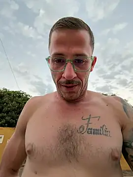 Show modela CoyoteDuMato na web-kameri