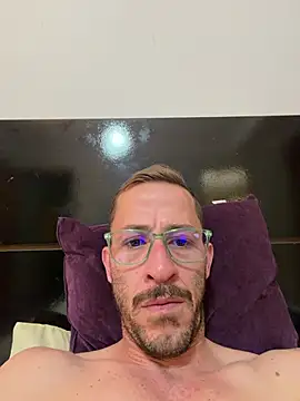 Show de CoyoteDuMato na webcam