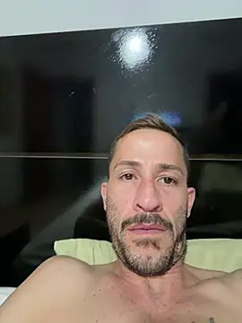 Show de CoyoteDuMato na webcam