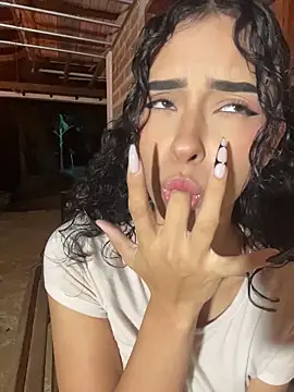 Chat +18 de RosseMelody ao vivo