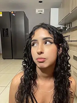Chat +18 de RosseMelody ao vivo