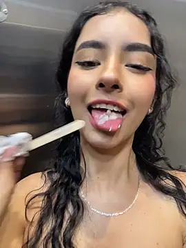 Chat +18 de RosseMelody ao vivo