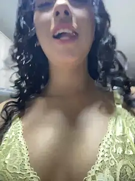 צ'אט XXX בשידור חי של RosseMelody