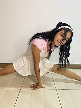 RosseMelody Adlı Modelin Canlı XXX Sohbeti