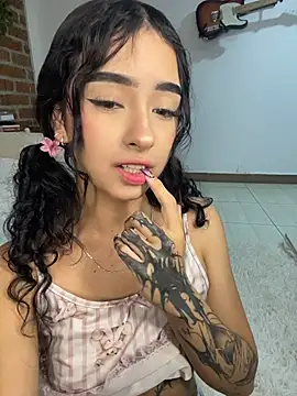 RosseMelody's Live XXX Chat
