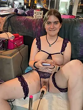 CritKitten Show in webcam