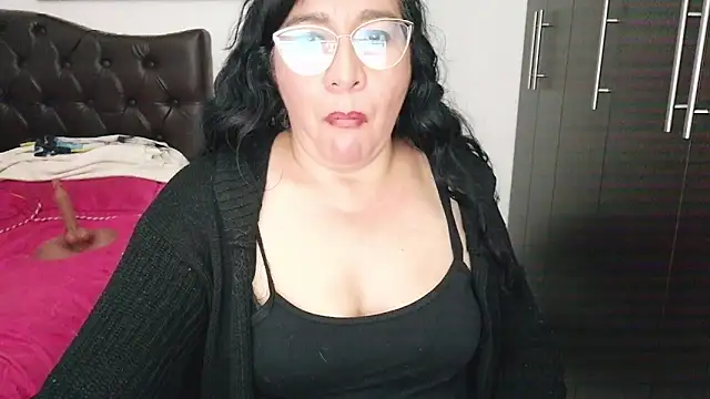 Grace_mature_milf élő XXX-chatje