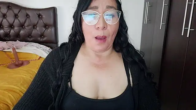 Grace_mature_milf: онлайн-секс-чат