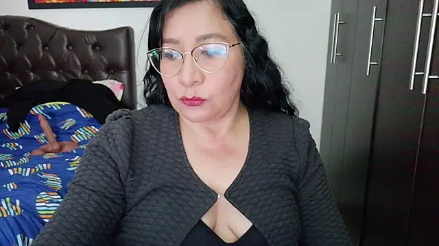 Grace_mature_milf: онлайн-секс-чат