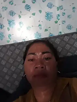 SweetChubbyMommy_02's Live XXX Chat