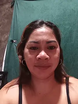 SweetChubbyMommy_02's Webcam Show