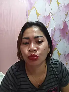 SweetChubbyMommy_02 Adlı Modelin Canlı XXX Sohbeti