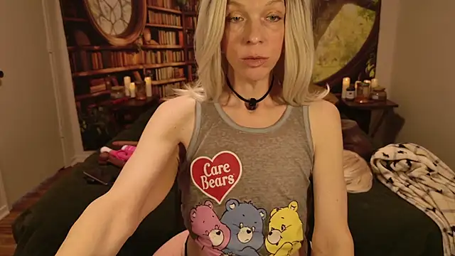 Tessa_Rae Show in webcam