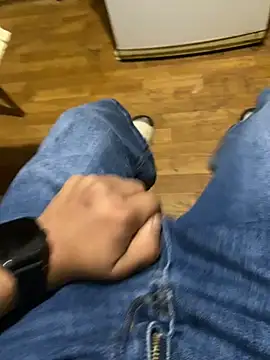Llovlyboyyyy12 Pertunjukan Webcam