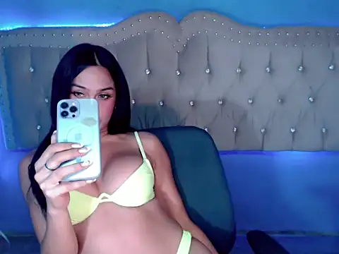Aurora_Fantacy Adlı Modelin Web Kamerası Şovu