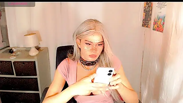 ur_baby_yosh Pertunjukan Webcam