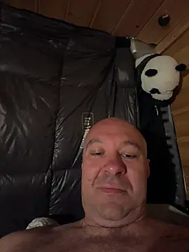 annubis69 Show in webcam