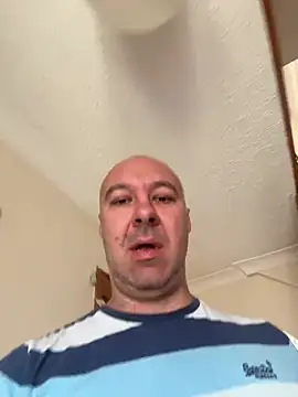 annubis69 Show in webcam