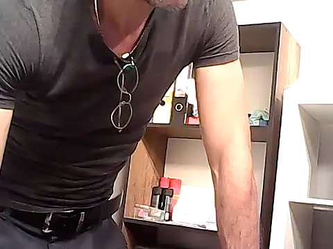 แชท XXX  สดของ mastercharisma35