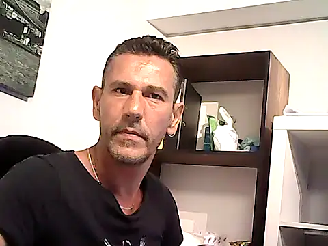 mastercharisma35 Adlı Modelin Canlı XXX Sohbeti