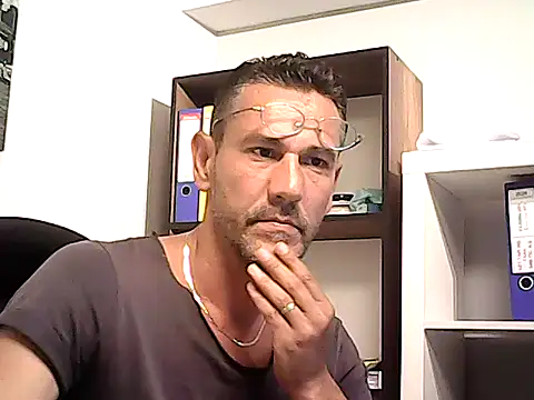 mastercharisma35 – Live XXX-chat