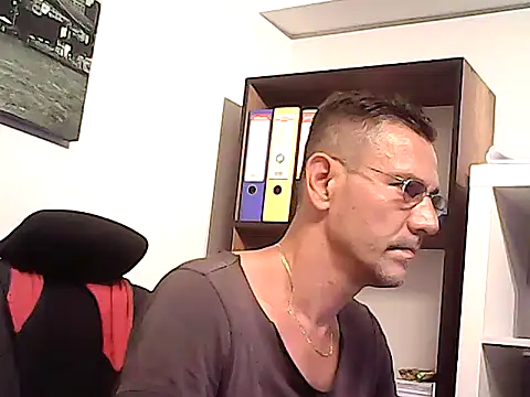 mastercharisma35 Show in webcam