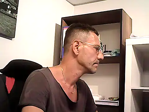 mastercharisma35 Adlı Modelin Web Kamerası Şovu