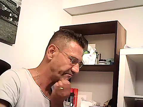 mastercharisma35 Adlı Modelin Web Kamerası Şovu