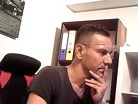 mastercharisma35 Adlı Modelin Web Kamerası Şovu