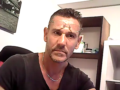 mastercharisma35 Adlı Modelin Web Kamerası Şovu