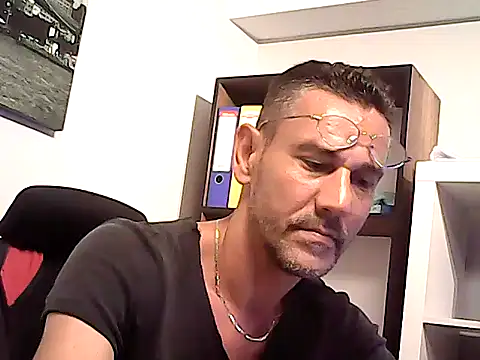 mastercharisma35's Live XXX Chat