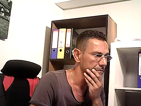 mastercharisma35 Adlı Modelin Web Kamerası Şovu