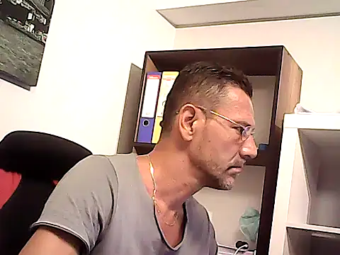 mastercharisma35 Adlı Modelin Web Kamerası Şovu