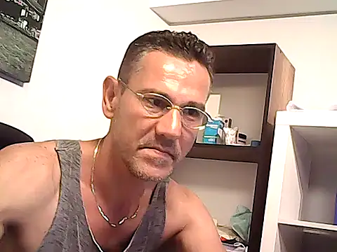 mastercharisma35 Adlı Modelin Web Kamerası Şovu
