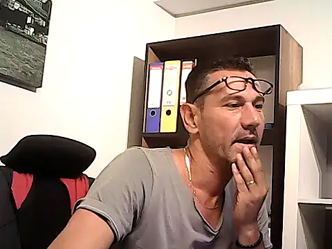 mastercharisma35 Adlı Modelin Web Kamerası Şovu