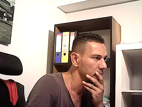 mastercharisma35 Adlı Modelin Web Kamerası Şovu